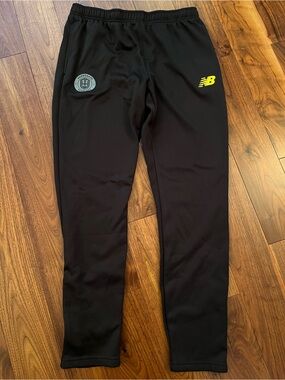 New Balance Harrogate Town Pants